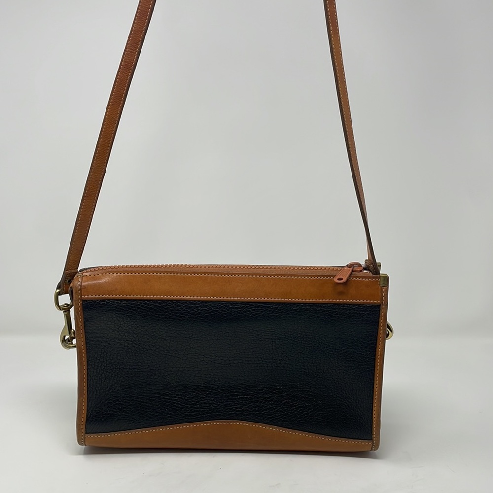 Vintage Dooney & Bourke Leather Crossbody🖤 - Picture 6 of 16